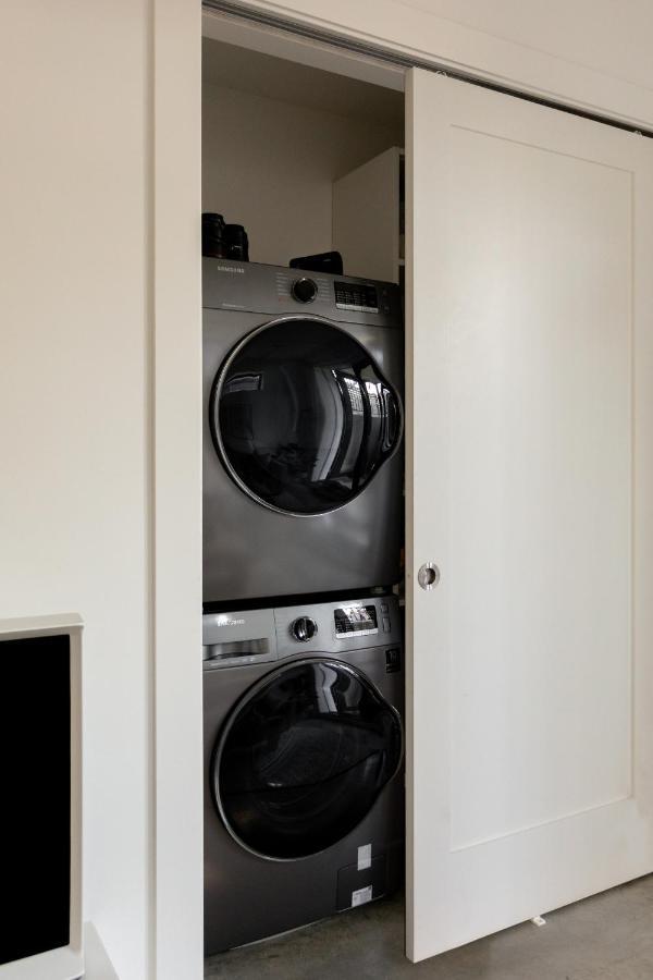 Welcome To Kinn Apartment - Lovely One Bedroom 밴쿠버 외부 사진